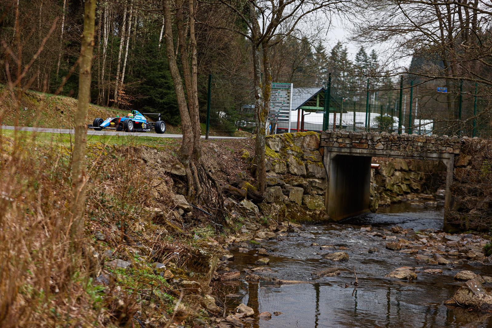 eeac91d3-8f40-44eb-b393-cf0669a4e25d